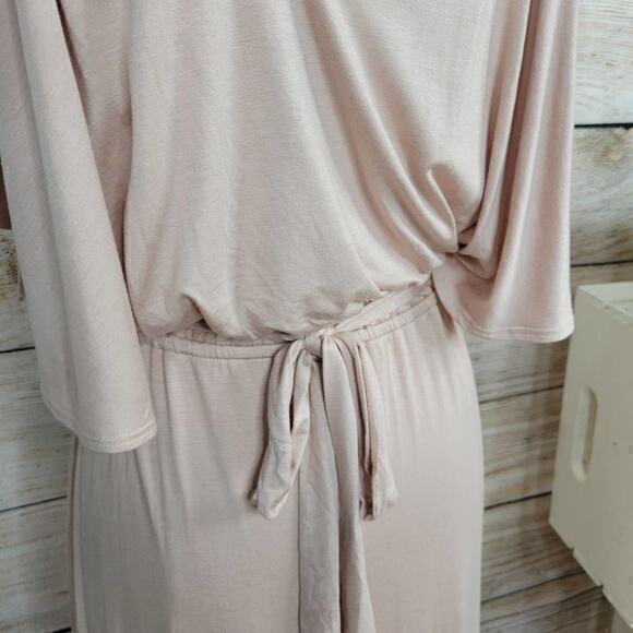 NWT Splendid‎ Cold Shoulder Wrap Dress Tan Beige Size Medium - Picture 8 of 11